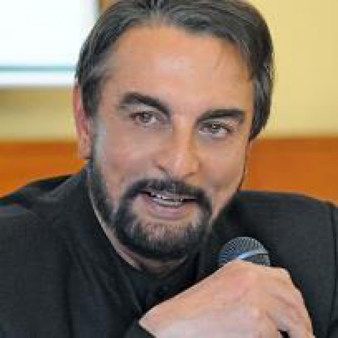 Kabir Bedi